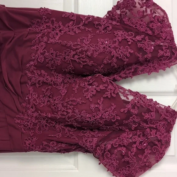 Gorgeous 😍 Jade Couture Cranberry Gown Women's Size 16